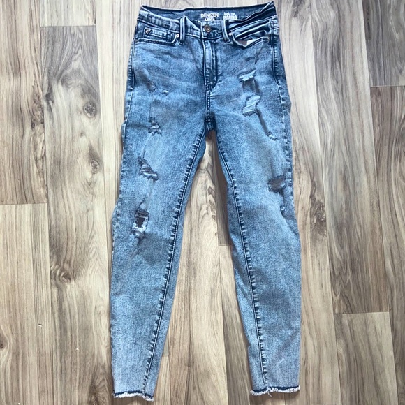Levi's Denim - High Rise Levis Denizen Jegging Zipper on Ankles